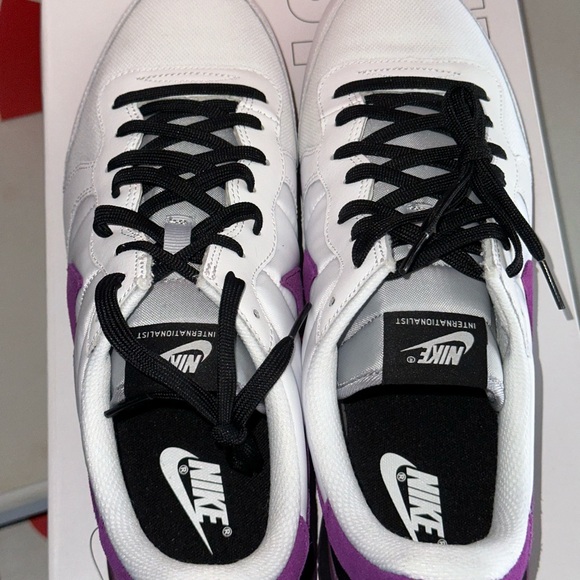 Nike By You “Internationalist” Men’s Size 11 US *New with og box* Purple/Black - Picture 6 of 10